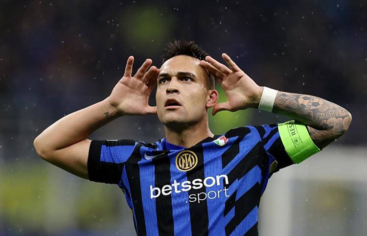 比赛, 萨索洛俱乐, 米兰 比赛, 萨索洛俱乐, 米兰